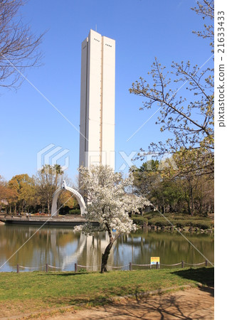 Sak市大仙公園和平塔春天風景 Sak市大仙公園和平塔春天風景 21633433