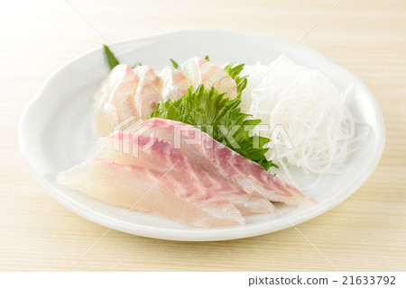 Snapper sashimi 21633792
