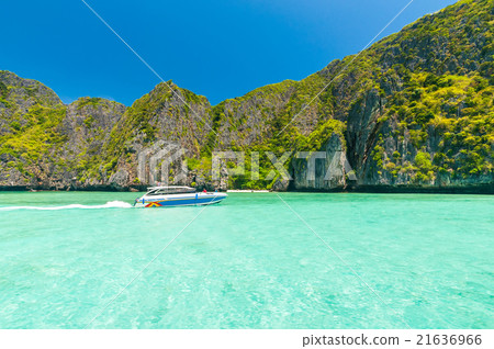 Motor boat on turquoise water of Maya Bay lagoon 21636966