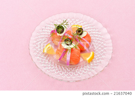 Smoked salmon + scallop carpaccio cold hors d'oeuvres, cream cheese and purple onion and black olives. Smoked salmon + scallop carpaccio cold hors d'oeuvres, cream cheese and purple onion and black olives. 21637040