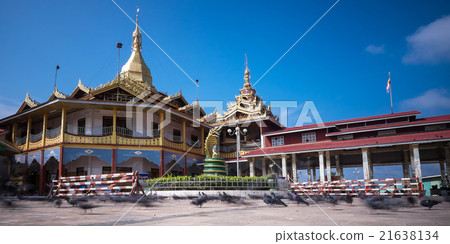 Mahamuni Paya, Mandalay, Myanmar. Mahamuni Paya, Mandalay, Myanmar. 21638134