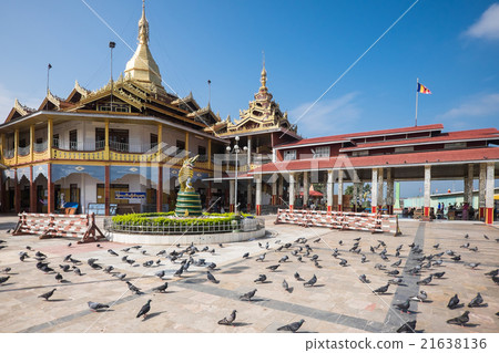 Mahamuni Paya, Mandalay, Myanmar. Mahamuni Paya, Mandalay, Myanmar. 21638136