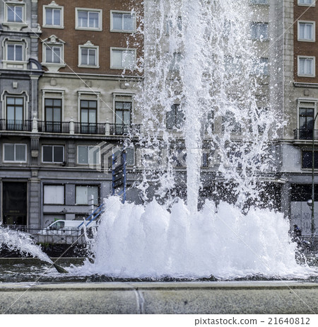 Madrid fountains 21640812
