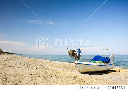 Fisher boats at the beach 21647384