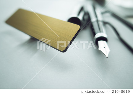 鋼筆和名牌 21648619