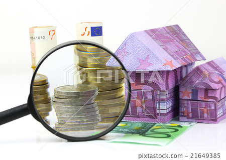 bill House and expenses under magnifying glass 21649385