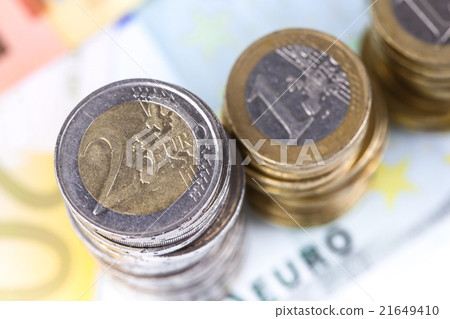 Single European currency decreasing 21649410
