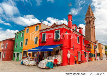 Colorful houses on the Burano, Venice, Italy Colorful houses on the Burano, Venice, Italy 21650344