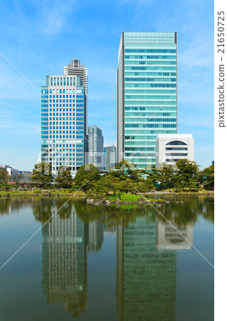 Old Shiba Rikyu Imperial Palace Garden and blue sky 21650725