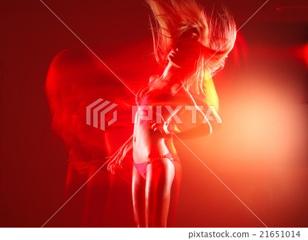 Sensual sexy dancer 21651014