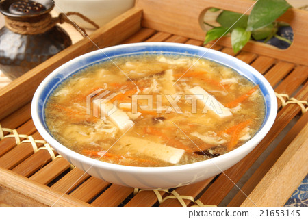 Hot and  sour soup 21653145