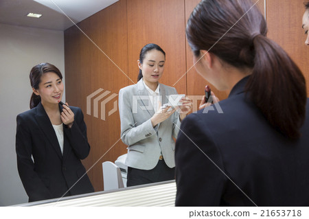 Powder Room 21653718