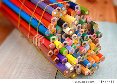the bundle of colour pencils background 21657711