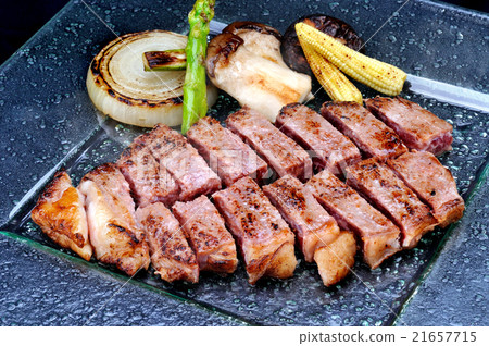 Grilled Kobe Miyazaki beef 21657715