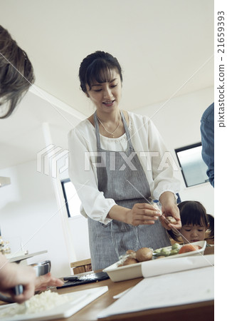 Woman cooking Woman cooking 21659393