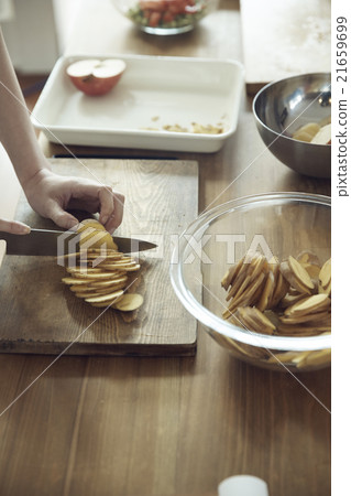 Woman cooking 21659699