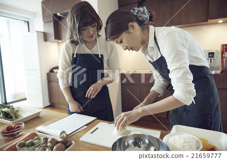Woman cooking 21659777