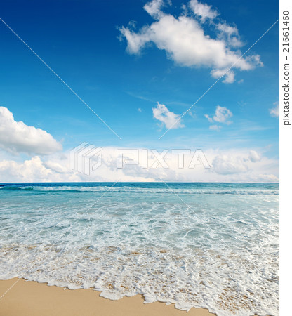 sea waves and blue sky 21661460