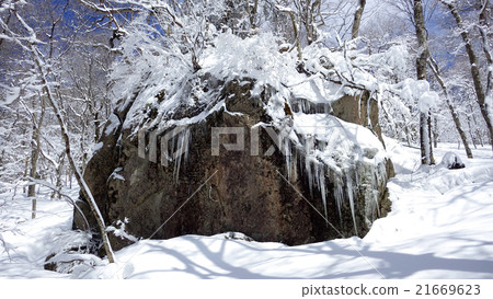 遠足岩石落下冰柱山。 遠足岩石落下冰柱山。 21669623