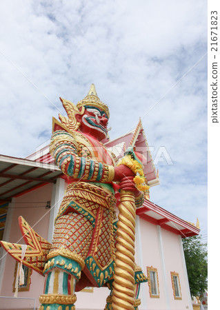 perspective of Giant with blue sky background perspective of Giant with blue sky background 21671823
