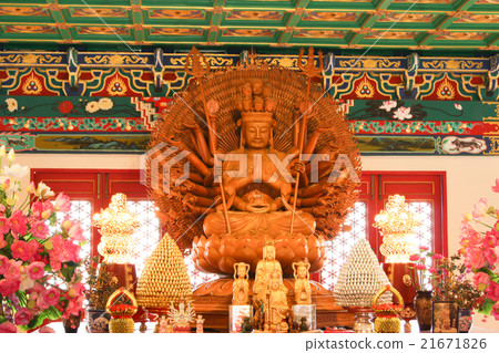 multi hands of Chinese Buddha multi hands of Chinese Buddha 21671826