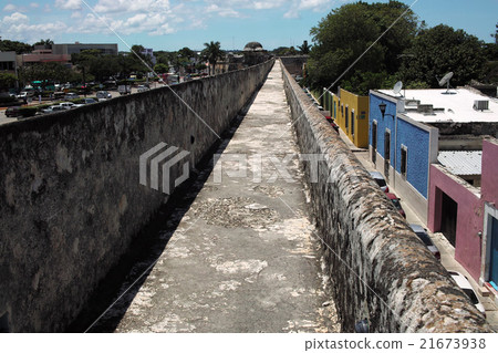 Walking over the castle wall of Campeche, Mexico 21673938