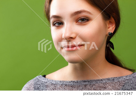 Portrait of a  smiling girl 21675347
