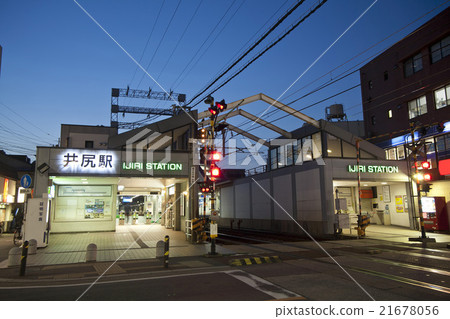 Nishitetsu Ijiri站的黃昏 Nishitetsu Ijiri站的黃昏 21678056
