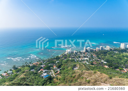 [Hawaii] Waikiki from Diamond Head 21680360