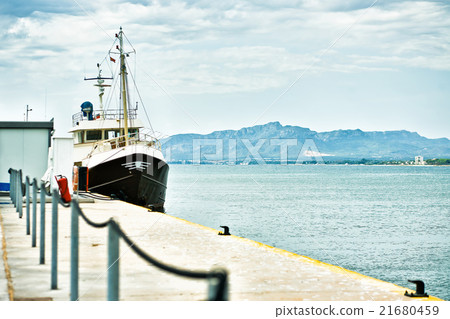 Fishing boat in the port  21680459