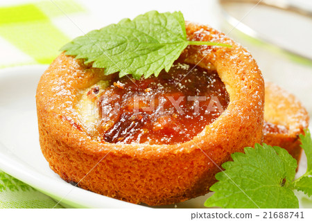 Small apple filled cakes 21688741