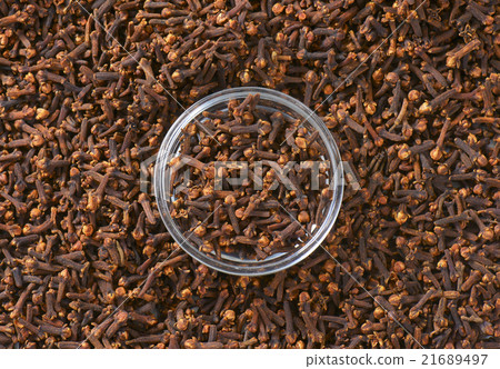 Dried cloves 21689497
