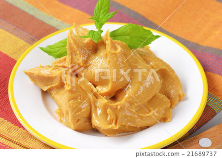 Peanut butter 21689737