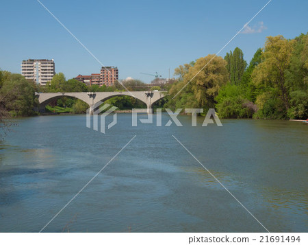 River Po Turin 21691494