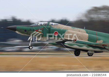 空中自衛隊戰鬥機RF-4E起飛 21696544