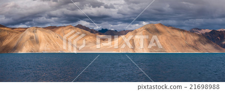 Panorama of mountains on Pangong Tso Lake 21698988