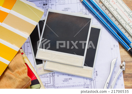 designer's working table 21700535