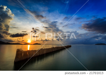 Long exposure of sunrise in Phuket, Thailand Long exposure of sunrise in Phuket, Thailand 21701013