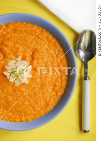 Pumpkin soup  21701557