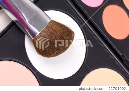 Make-up brushes on eyeshadows palettes Make-up brushes on eyeshadows palettes 21701902