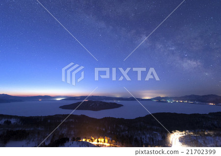 Kussharo lake from Miotoro Pass Kussharo lake from Miotoro Pass 21702399