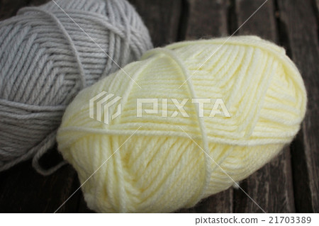 Yarn ball 21703389