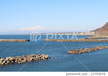 Shonai coast and Chokaiyama with remaining snow Shonai coast and Chokaiyama with remaining snow 21703676