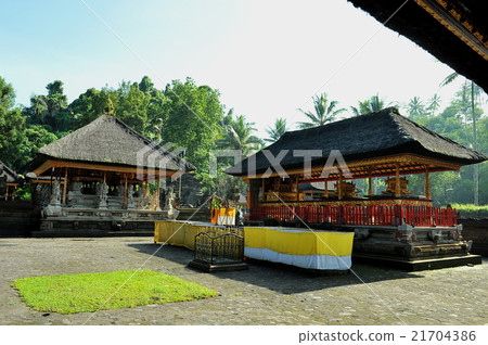 巴厘島Tirta Empul寺的世界遺產（烏布附近） 21704386