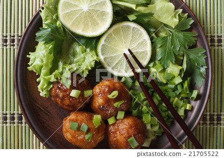 fish balls in curry sauce with lime top view fish balls in curry sauce with lime top view 21705522