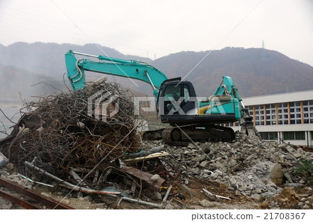 Elementary school demolition site Elementary school demolition site 21708367