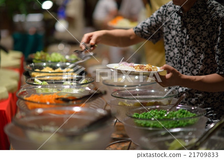 buffet food 21709833