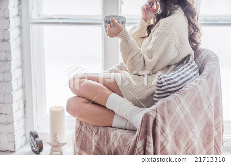 relaxing women 21713310