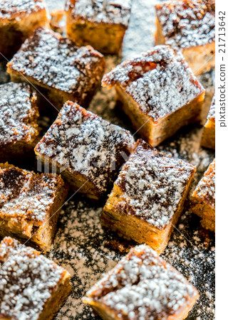 almond cake 21713642