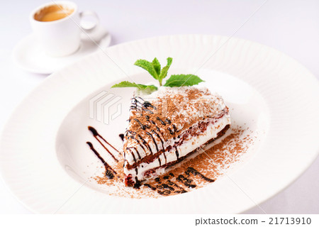 tiramisu cake 21713910